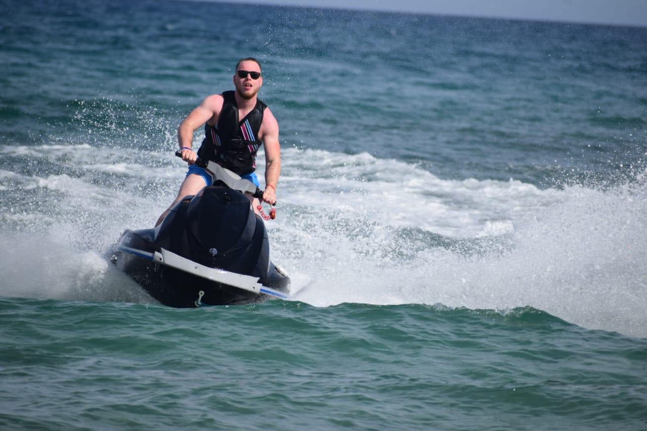 Solo jet ski session in the bay, life jacket mandatory and provided